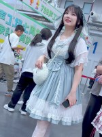 1294【KFC】大耳狗洛丽塔学妹拍照·透明内裤各种姿势露出黑森林