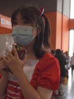 1064【xxn-327】黑丝女仆小姐姐..撅屁股被拍..内裤夹进屁股缝