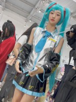 1326【KFC】大长腿COSER初音学生妹·短裙过膝袜绿色内内青春十足