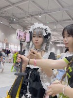 1338【KFC】洛丽塔裙学生妹和同学逛展·宽松白内透着黑·低角度CD