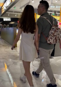 【TIMCOB】⭐CD原创⭐跟男友逛街的小姐姐！前后CD！漏M[467M]