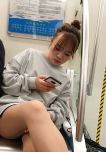 4K无水印性感美腿视频[217MB]