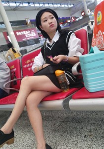 黑色毛衣马甲美腿[618M]