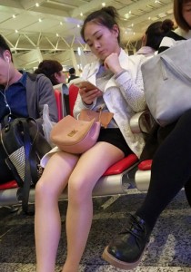 白色蕾丝上衣肉丝黄鞋[846M]