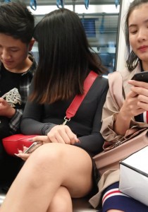 4K无水印性感美腿视频[173MB]