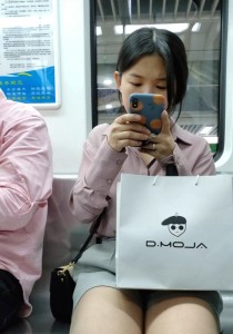 4K无水印性感美腿视频[184MB]