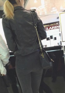 【熬夜猫】紧身黑牛风骚眼镜女[874M]