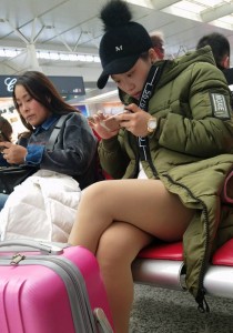 军绿色羽绒服肉丝美腿[791M]