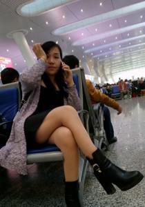 黑色连衣裙浅紫色外套肉丝黑色裸靴[719M]