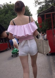 Paul大师作品-抹胸粉衫白色热裤MM[583MB]