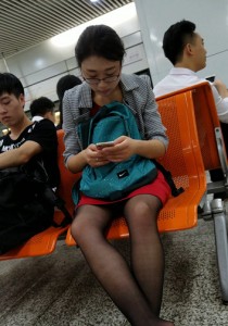 黑丝黑高眼镜妹[1.05G]