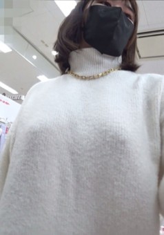 【日产精选】134美女店员没穿内衣。开裆肉丝配骚丁露毛