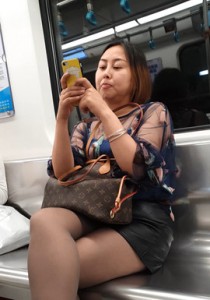 4K无水印性感美腿视频[199MB]