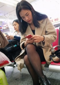 米色大衣黑丝裸靴[698M]