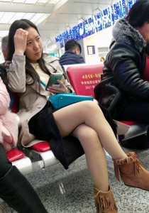 灰色风衣肉丝美腿[751M]