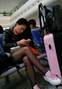 黑色皮夹克黑丝白色运动鞋[609M]