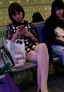 打电话的短发连衣裙肉丝皮鞋[1.04G]