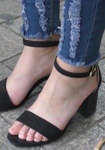 且听风吟4K丝足-气质美女的性感高跟[2.54G]