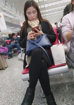 白点围巾黑丝淑美女[623M]