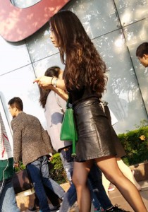 黑色皮短裙黑丝黑裸靴[570M]