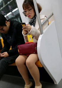 米色外套肉丝白色皮鞋[492M]