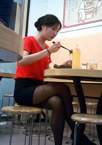 苏大熊54部早期街拍丝足视频合集[11.5G]