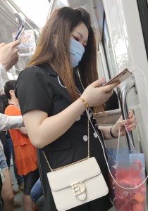 跟拍肉丝袜黑衣妹子[2.27G]