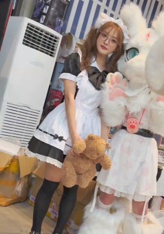 1339【KFC】双马尾女仆装学生妹和妈妈逛街·过膝黑丝白内前后CD