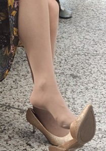 金高肉丝袜熟女大秀挑鞋技术[2.5G]