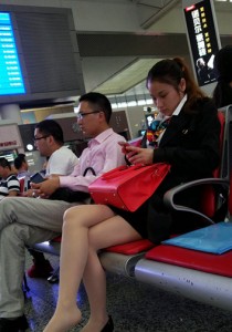 制服少妇挑高跟[1.53G]