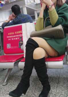 绿色外套肉丝黑靴[654M]