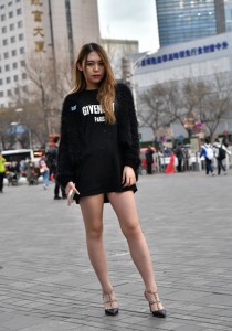 可爱的姑娘超长的腿和高跟原图78张