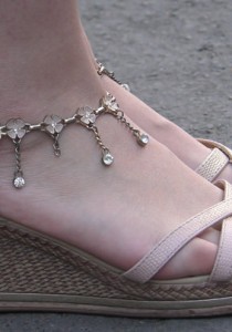 柳妃雁4K丝足-花色的长裙[3.41G]