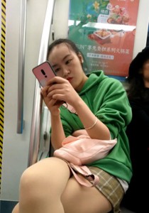 4K无水印性感美腿视频[135MB]