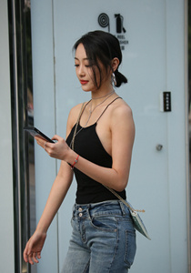 美背颜值可爱姑娘我一天就拍了她一个[150P-989M]