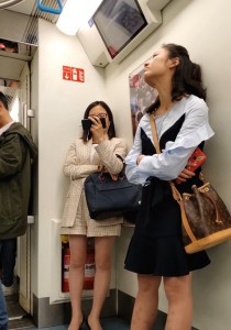 4K无水印性感美腿视频[273MB]