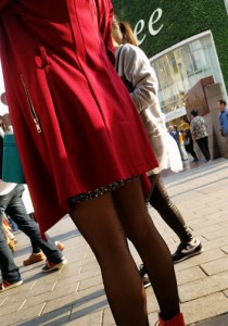 红色风衣碎花裙黑丝红鞋2[613M]