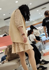 212亲子乐园长发年轻漂亮飘香宝妈现场脱丝4K视频两部