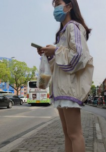 嫩妹的肉丝袜腿[997M]