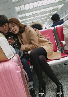 驼色大衣黑丝[469M]