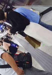 004商务区的短发成熟美女的肉丝高跟气质就是不一样