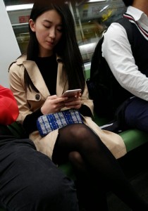 米色风衣黑丝黑高[633M]