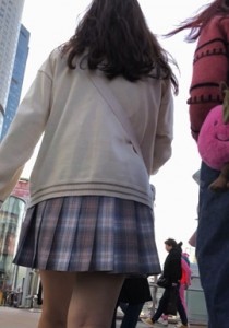 【TIMCOB】⭐CD原创⭐冬天光腿的JK小姐姐！风大裙子一直飞！[353M]