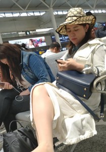 大方展示丝足的少妇[392M]