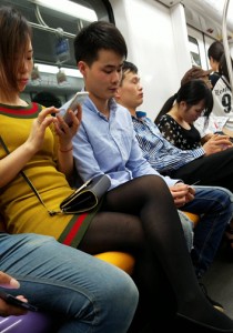 黄色连衣裙黑色高跟[808M]