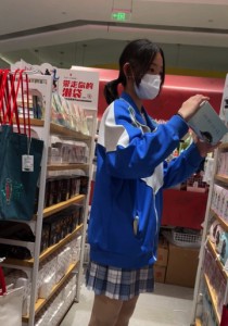 【TIMCOB】⭐原创CD⭐高中生放学！别人穿校服，她穿JK肉丝袜[765M]