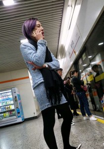 蓝色毛衣黑丝闪亮银高跟[1.41G]