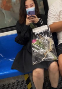 【TIMCOB】⭐CD原创⭐下班坐地铁小姐姐！穿的很厚NN却漏着[1G]