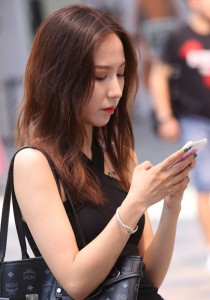 这个热裤太短了，中原有一点红[65P-328M]