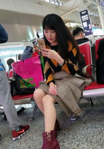 玩自拍的肉丝褐色裸靴[679M]